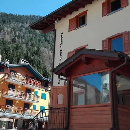 Albergo Ristorante Valle Del Bitto Szálloda 3*